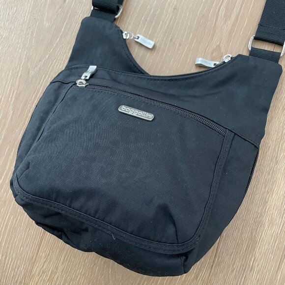 Baggalini Purse Cross Body Bag Black Crossover Travel Nylon 0856040 Animal Print - Picture 3 of 13